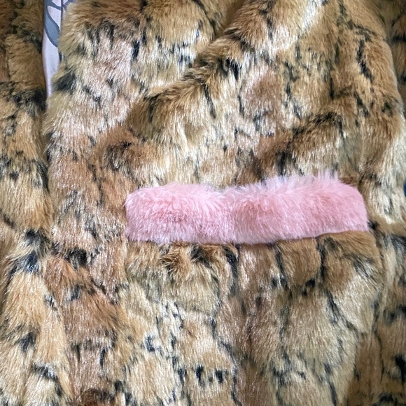 Shrimps Leopard Print Teddy Jacket with Pink Details - Picture 4 of 7